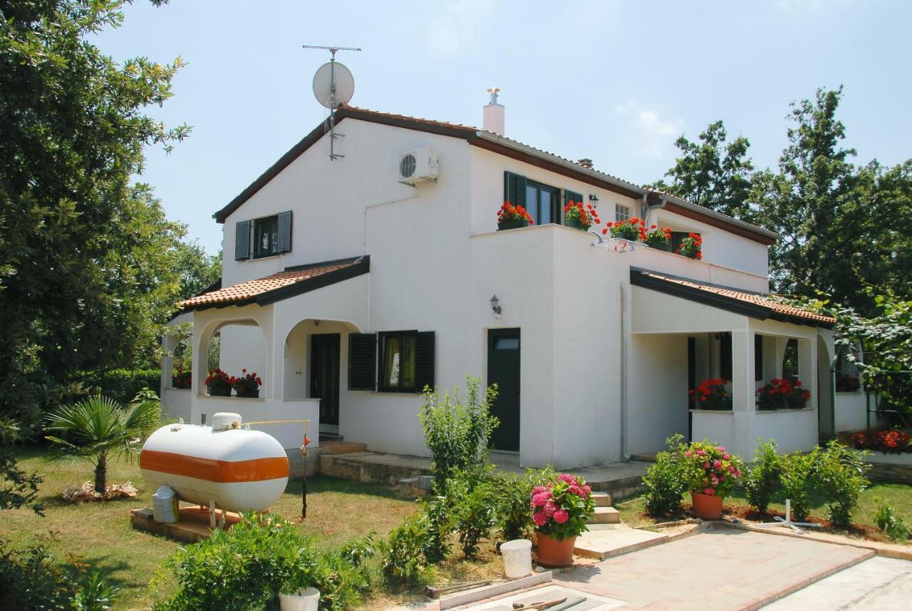 Apartmani Bauk Πόρετς Εξωτερικό φωτογραφία